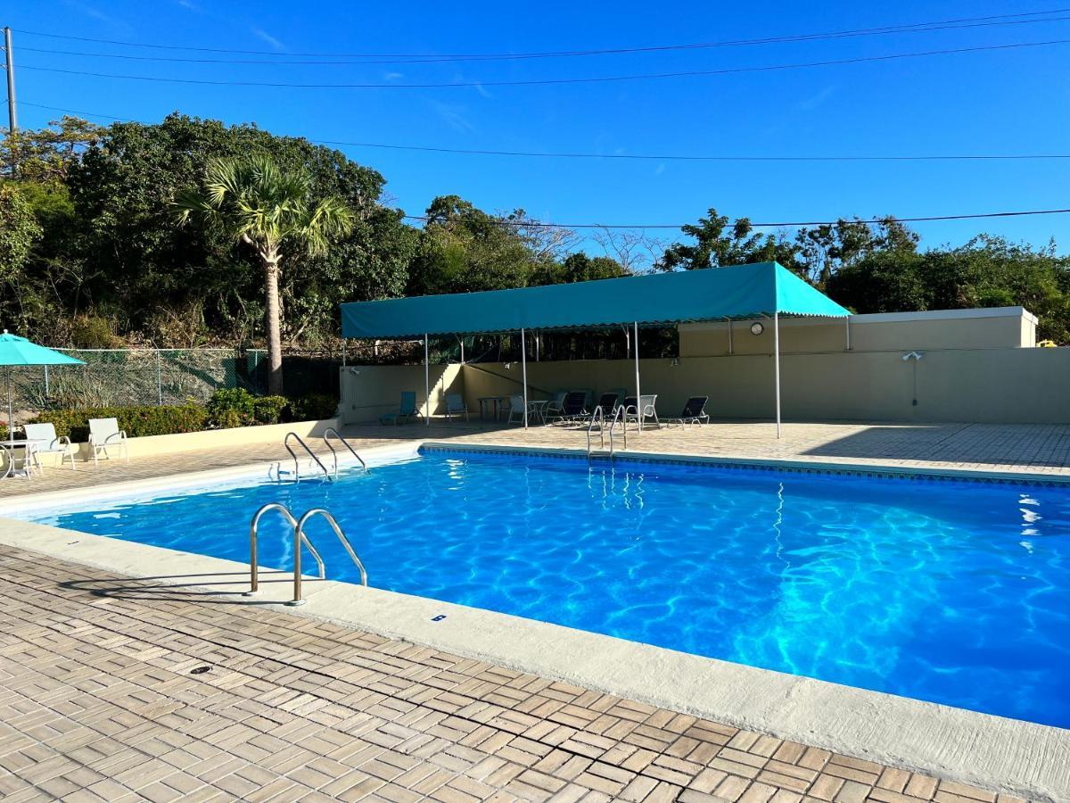 Beachfront At Crystal Cove East End  Exterior photo