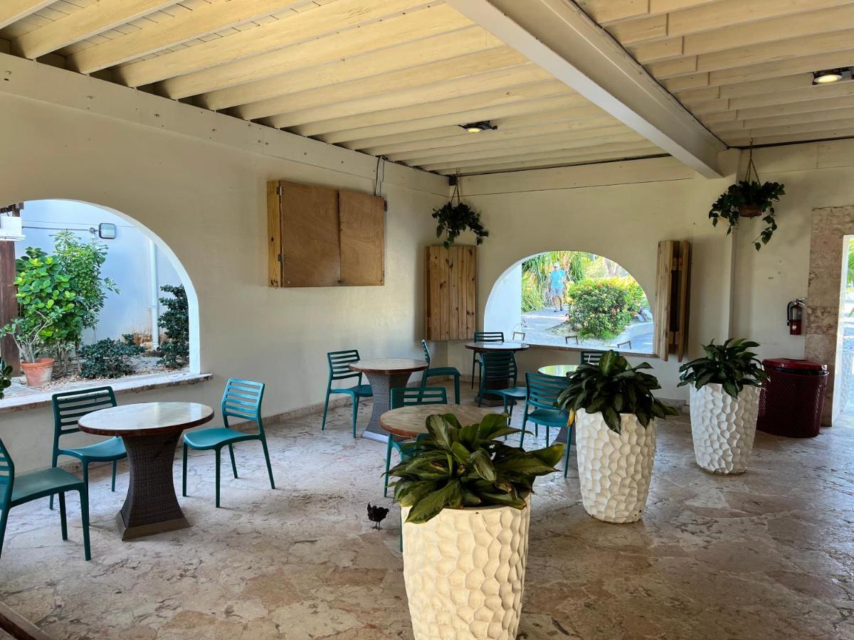 Beachfront At Crystal Cove East End  Exterior photo