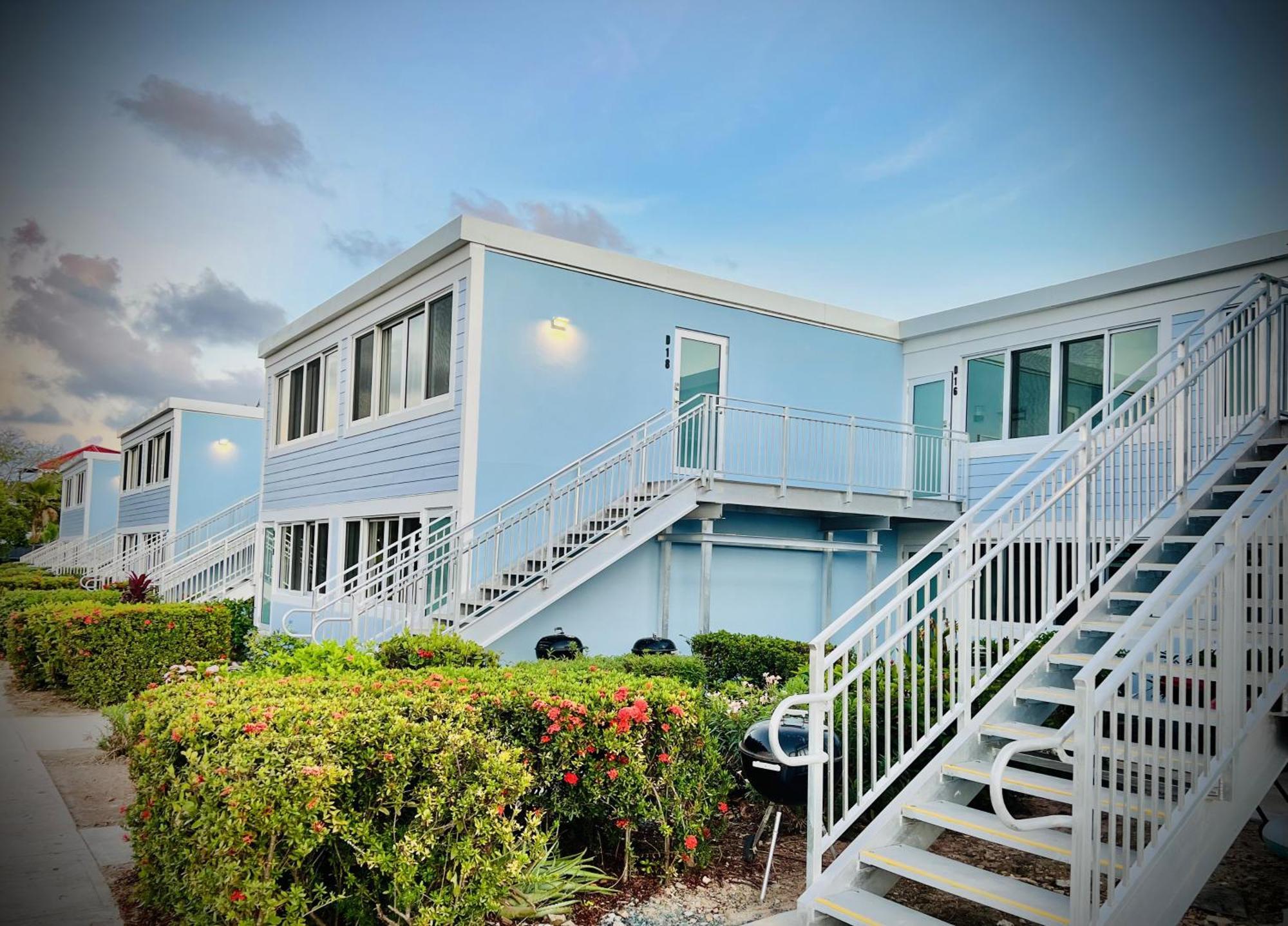 Beachfront At Crystal Cove East End  Exterior photo