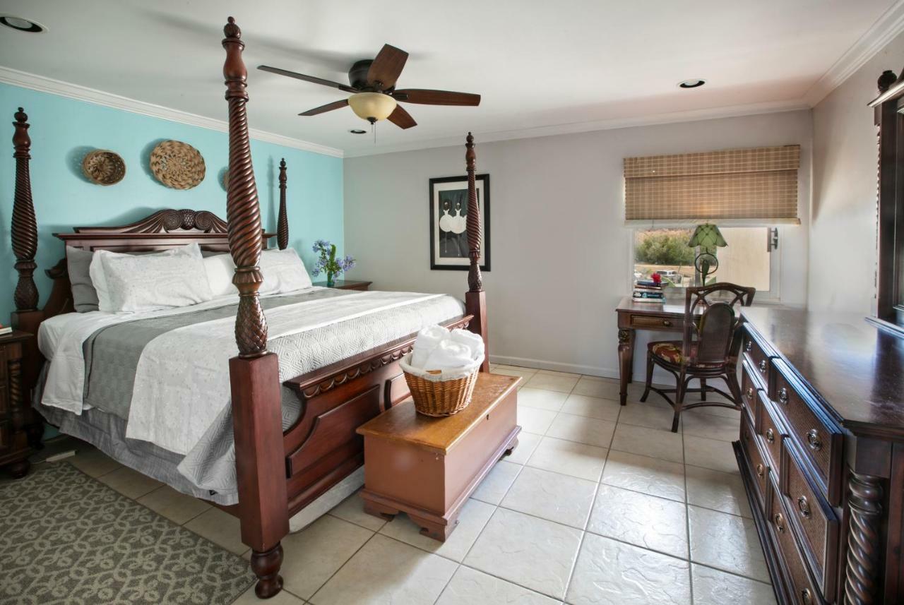 Beachfront At Crystal Cove East End  Exterior photo