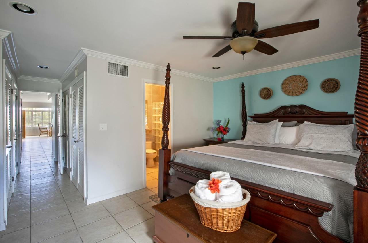 Beachfront At Crystal Cove East End  Exterior photo